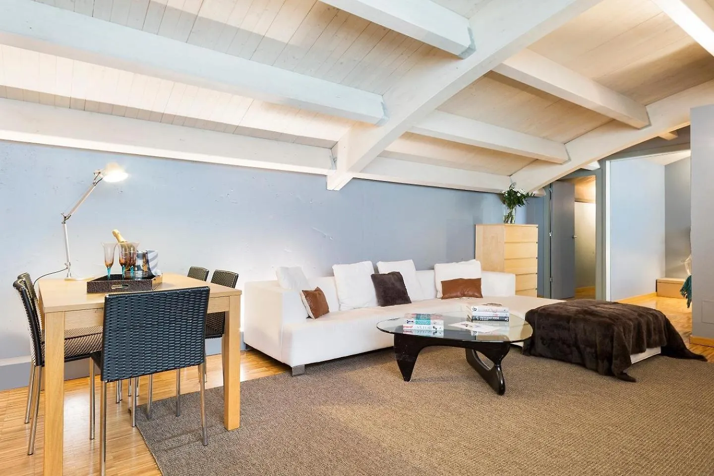 Apartment Barcelona Rentals - Sarria Apartments Near Center