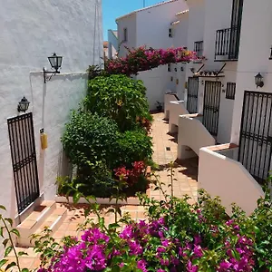 https://apartamento-lola-bajamar-nerja.es-andalucia.com