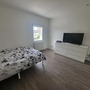 https://private-room-near-central-ideal-for-city-explorers.cambridgehotelsuk.com