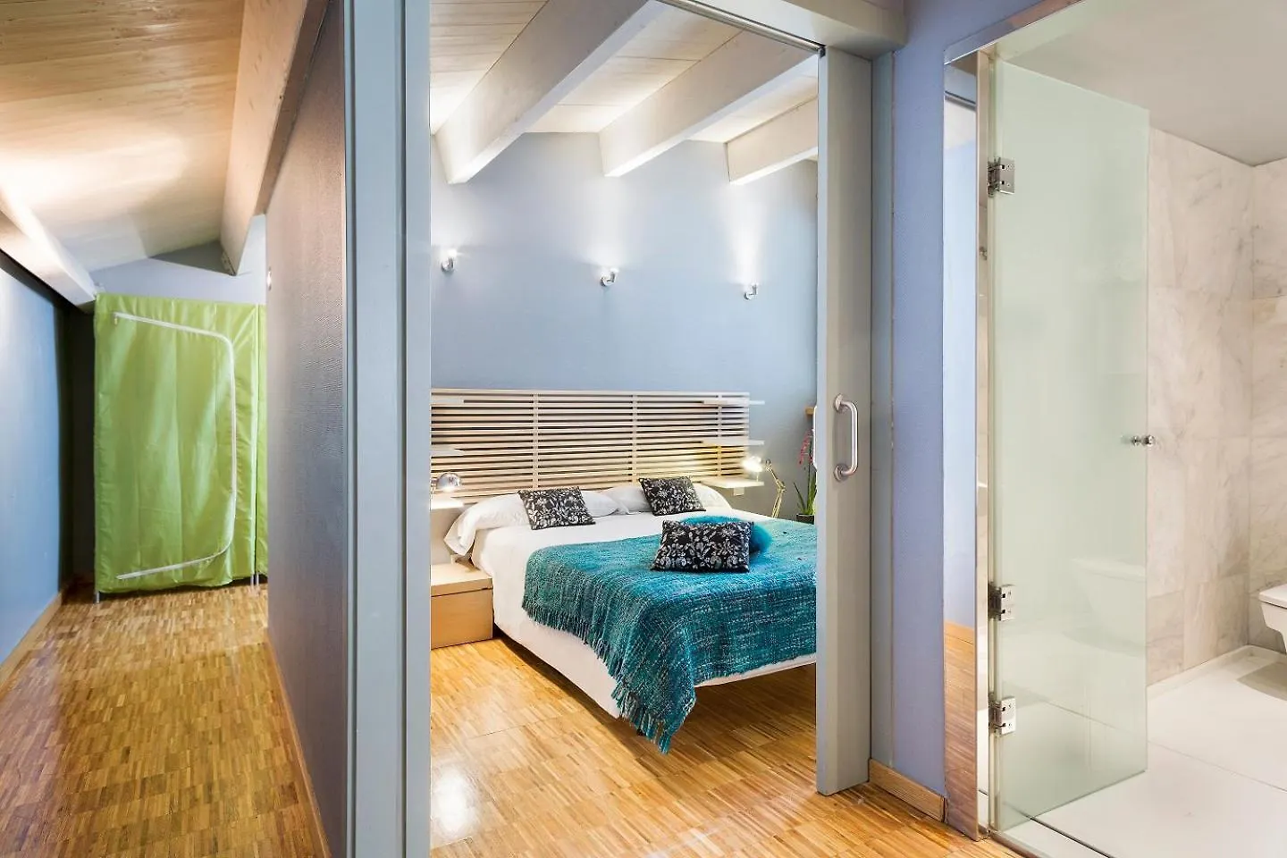 Apartment Barcelona Rentals - Sarria Apartments Near Center