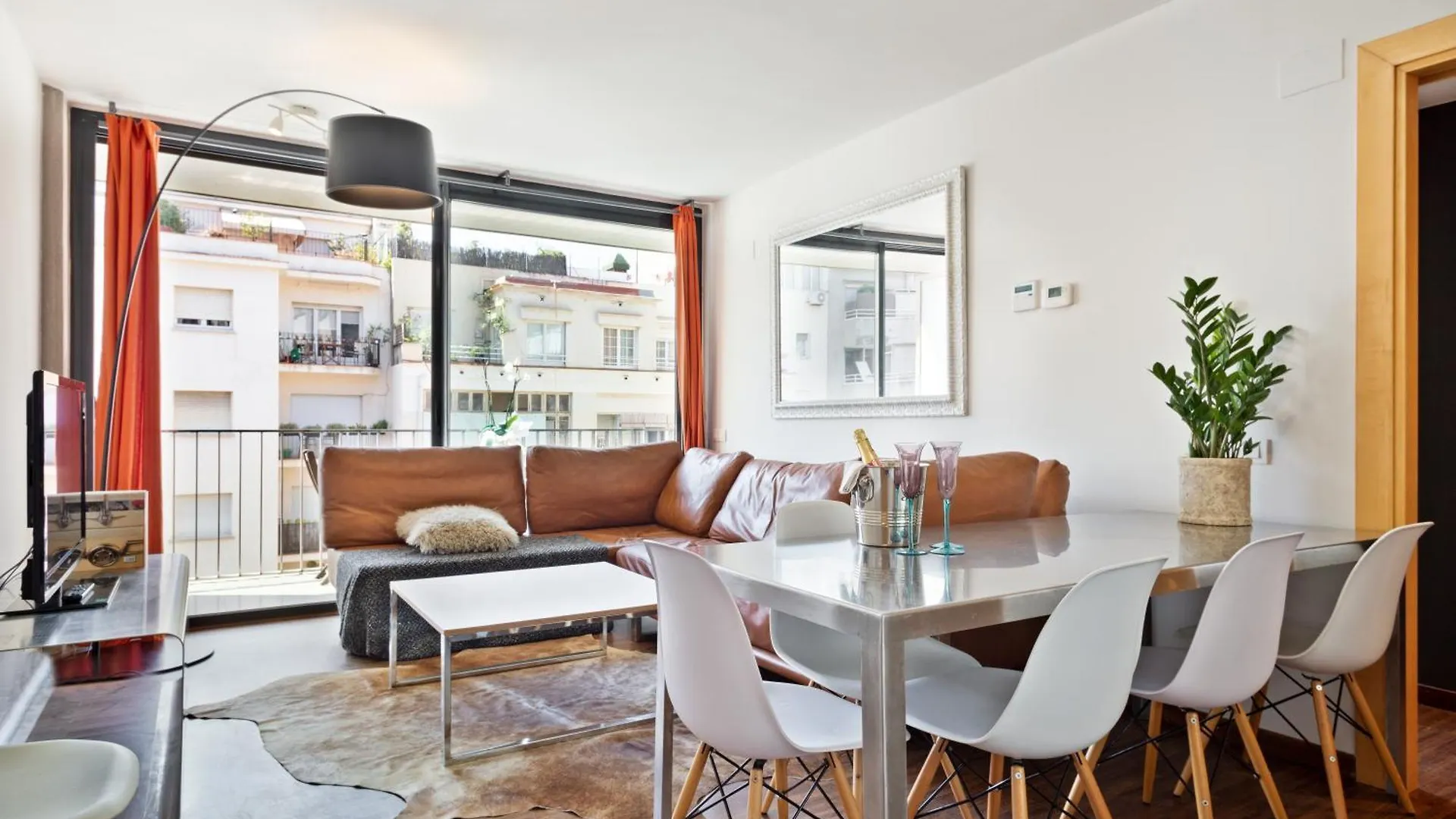 Apartment Barcelona Rentals - Sarria Apartments Near Center